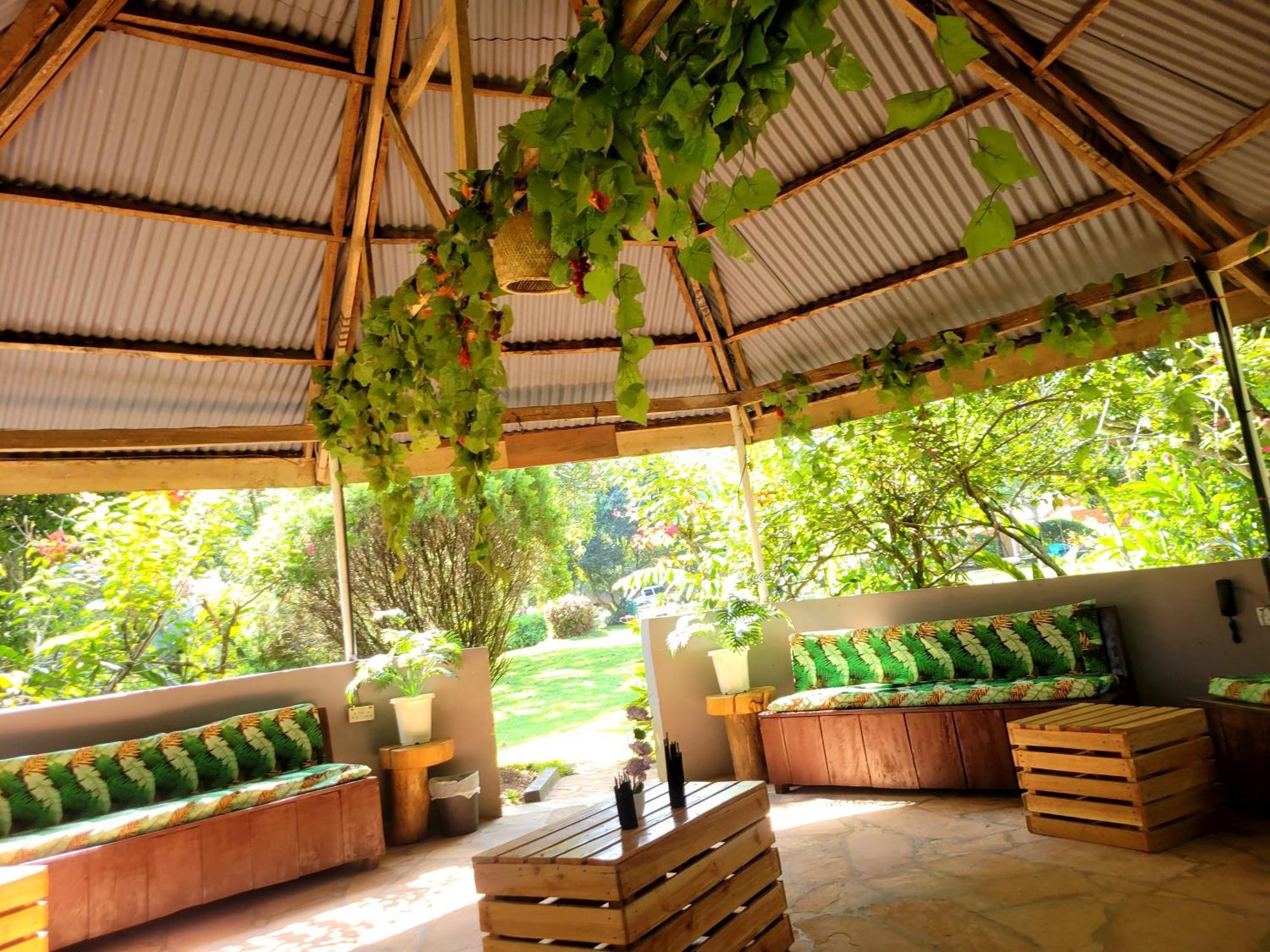 Philo Leisure Gardens Hotel Kalangala Exterior photo